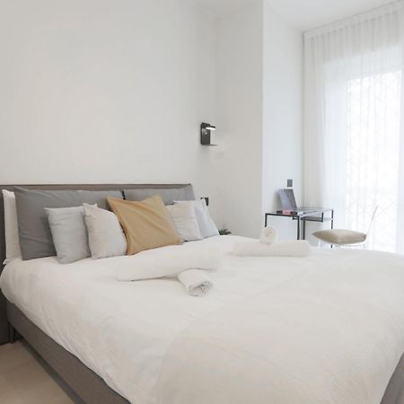 New Modern Flat 10 Minutes Walk From Central Station Мілан Екстер'єр фото