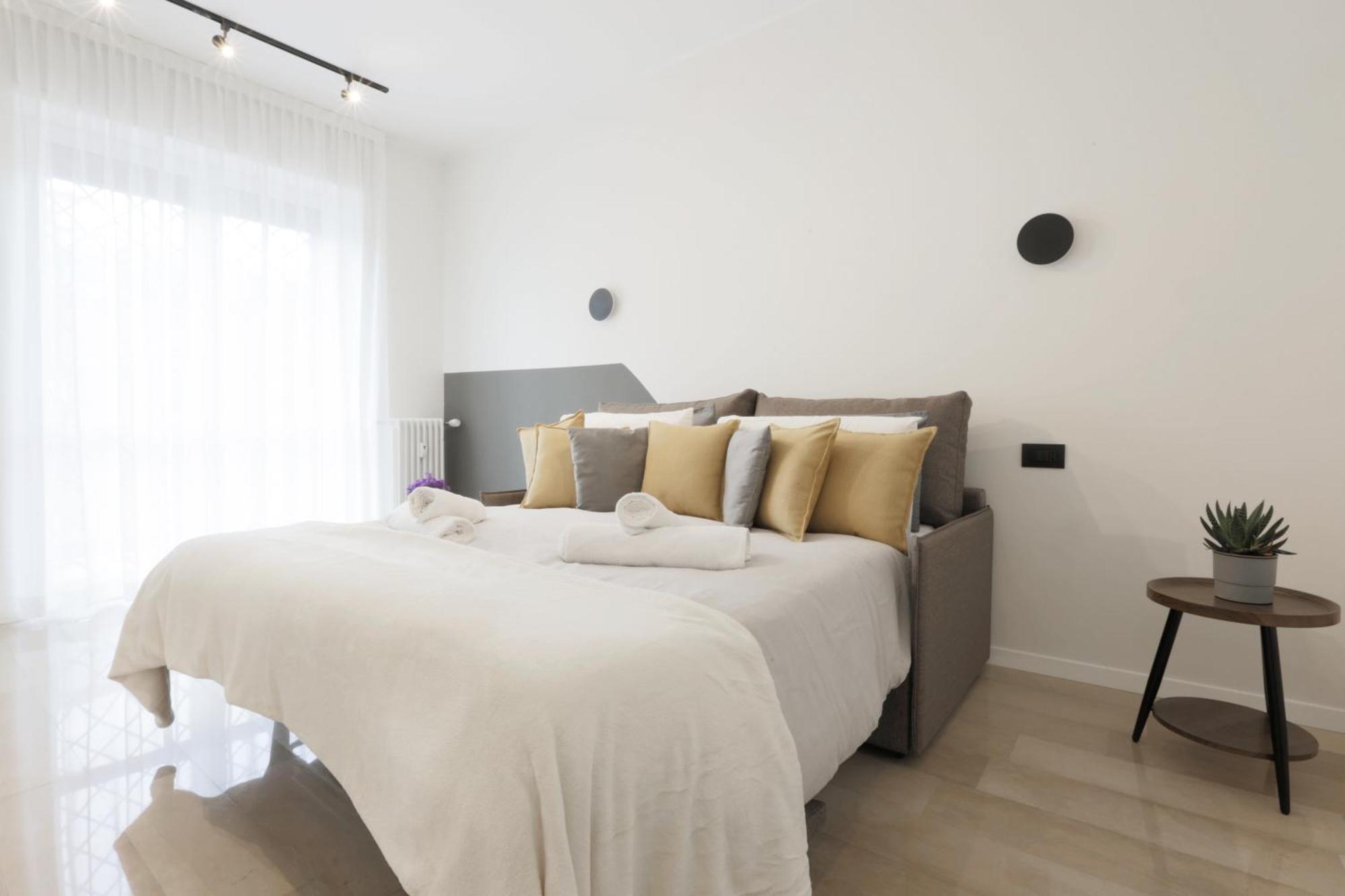 New Modern Flat 10 Minutes Walk From Central Station Мілан Екстер'єр фото
